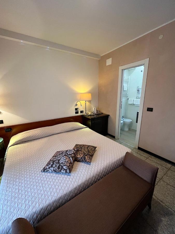 גראדו Hotel Regina מראה חיצוני תמונה