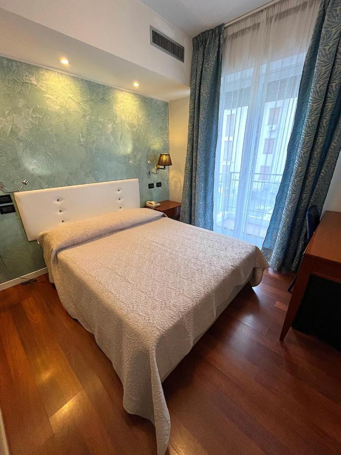 גראדו Hotel Regina מראה חיצוני תמונה