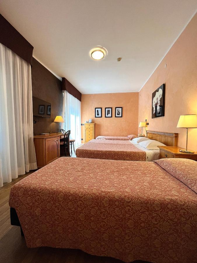 גראדו Hotel Regina מראה חיצוני תמונה