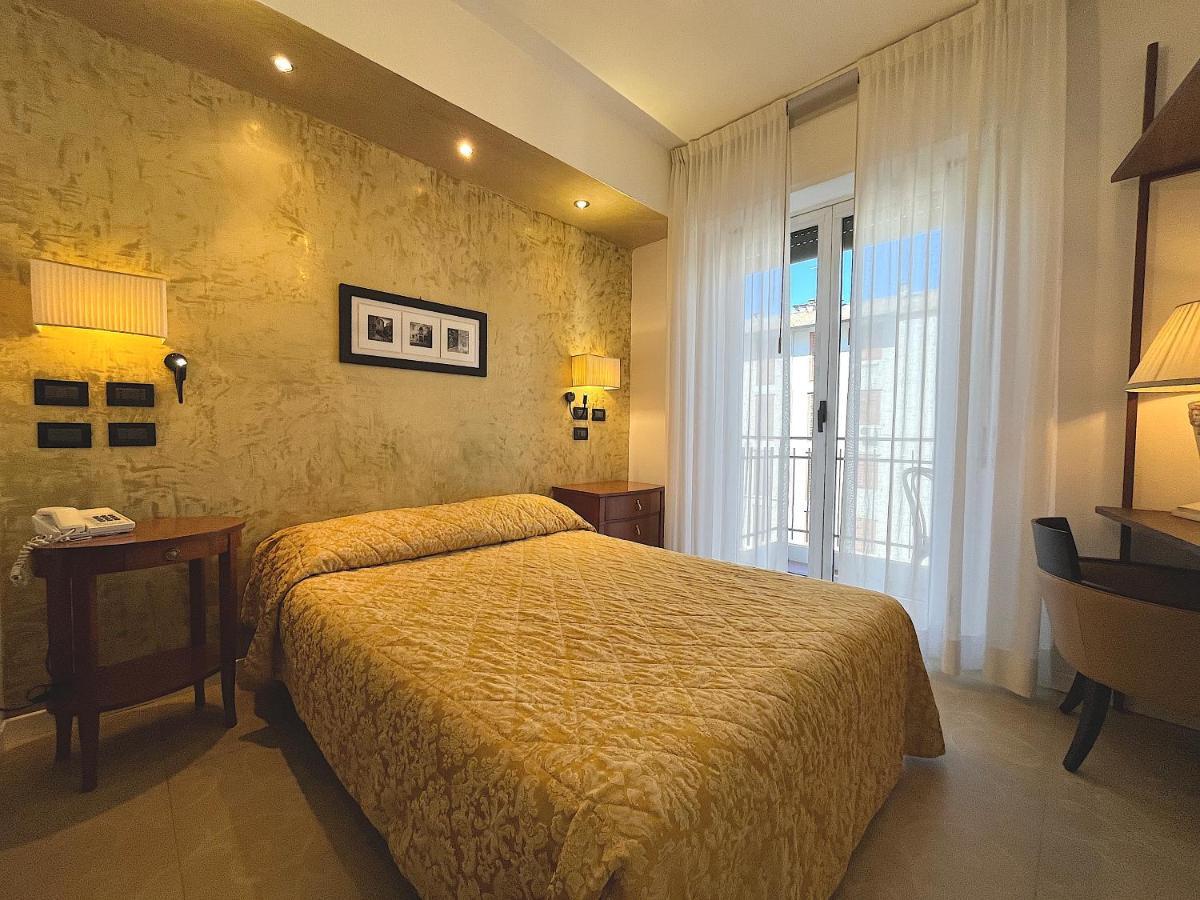 גראדו Hotel Regina מראה חיצוני תמונה