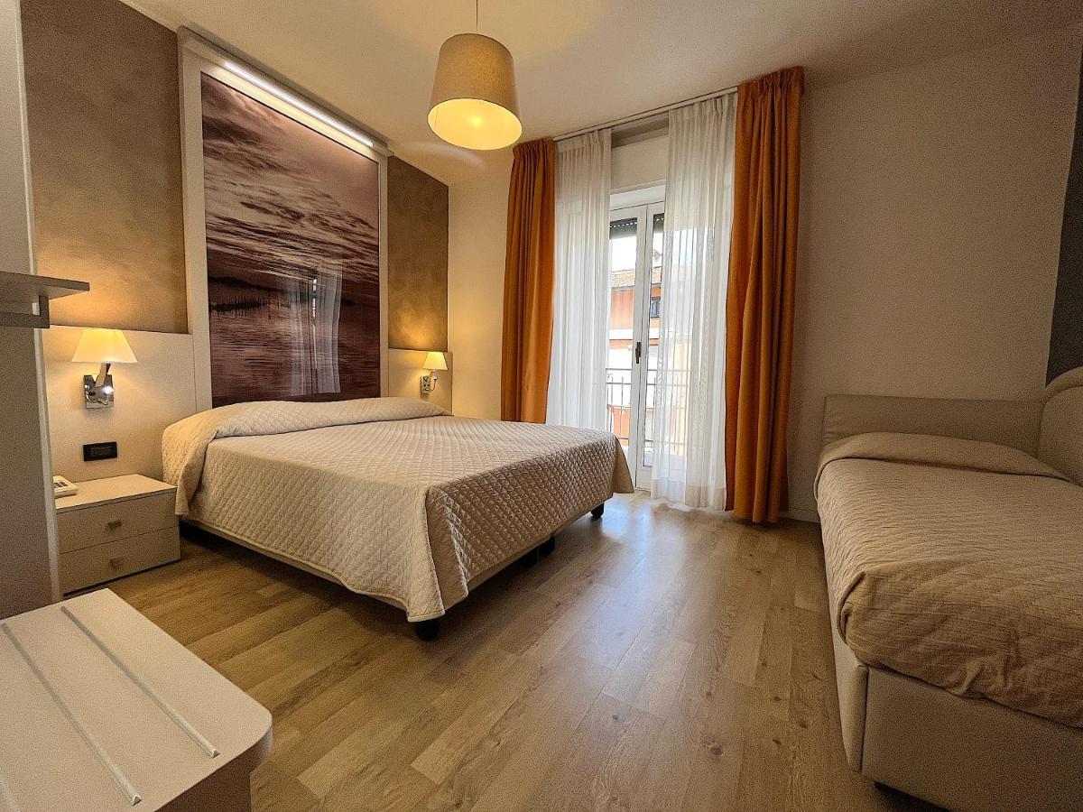 גראדו Hotel Regina מראה חיצוני תמונה