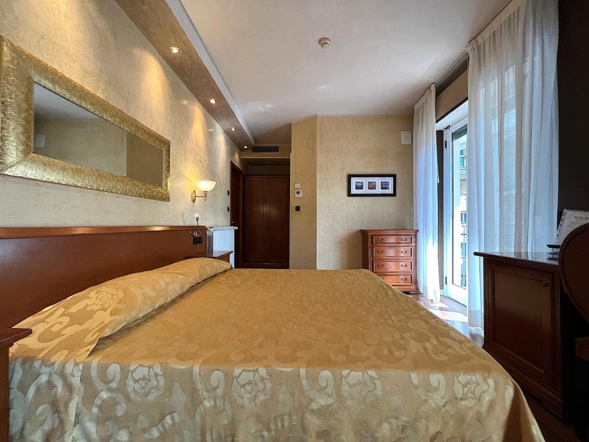 גראדו Hotel Regina מראה חיצוני תמונה