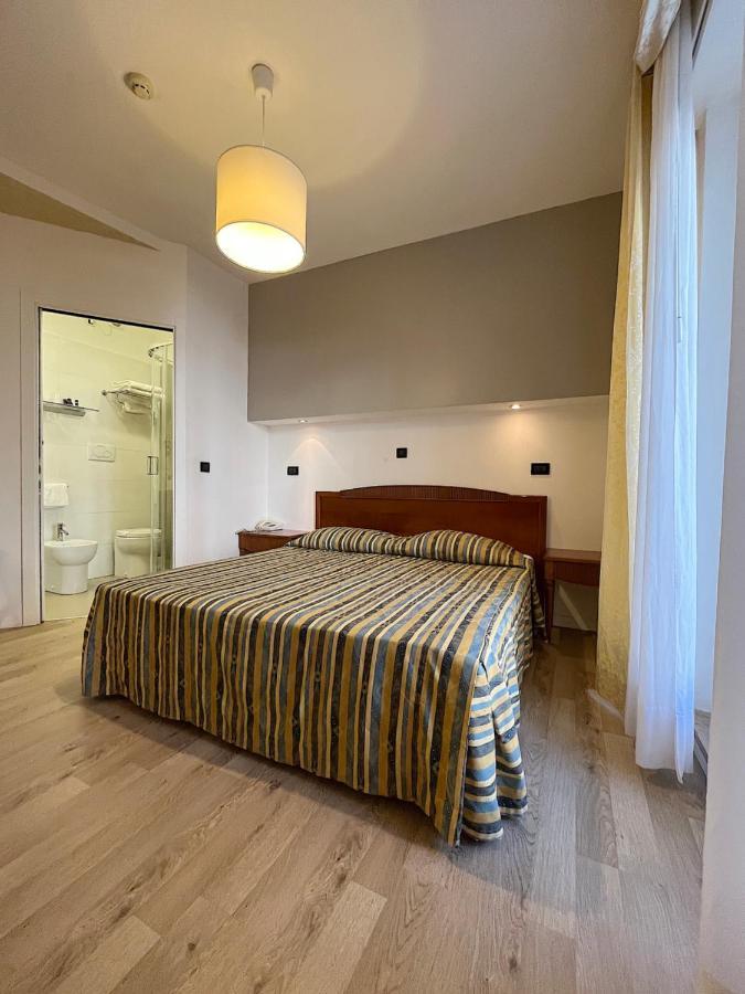 גראדו Hotel Regina מראה חיצוני תמונה