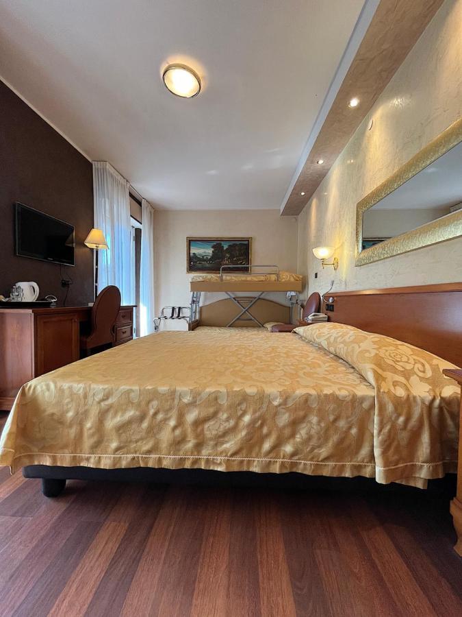 גראדו Hotel Regina מראה חיצוני תמונה