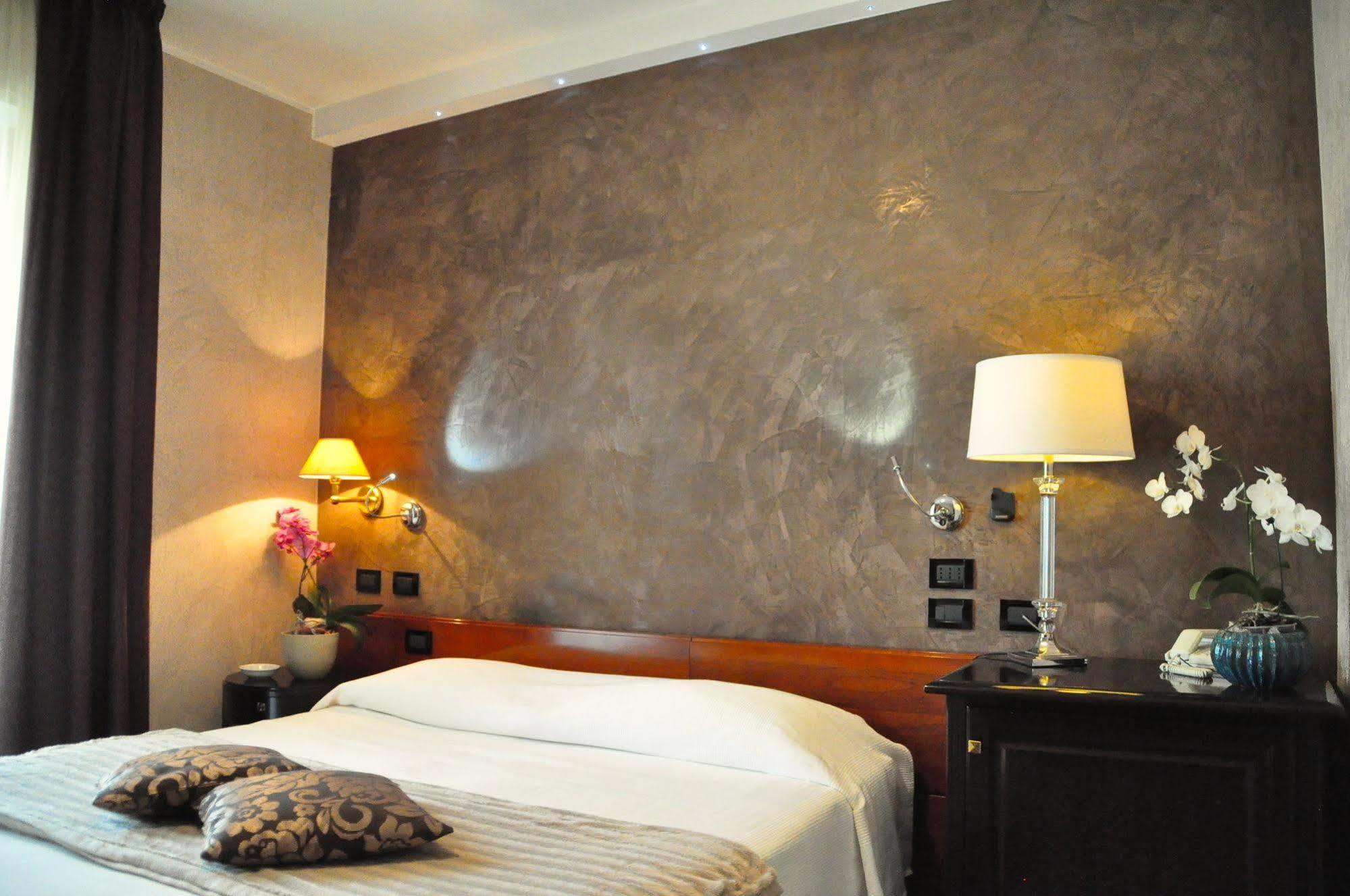 גראדו Hotel Regina מראה חיצוני תמונה